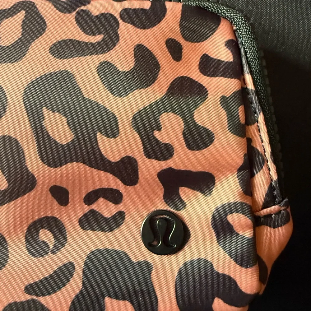 New Lululemon athletica Black and Pink Leopard Everywhere Belt Bag - Picture 2 of 7